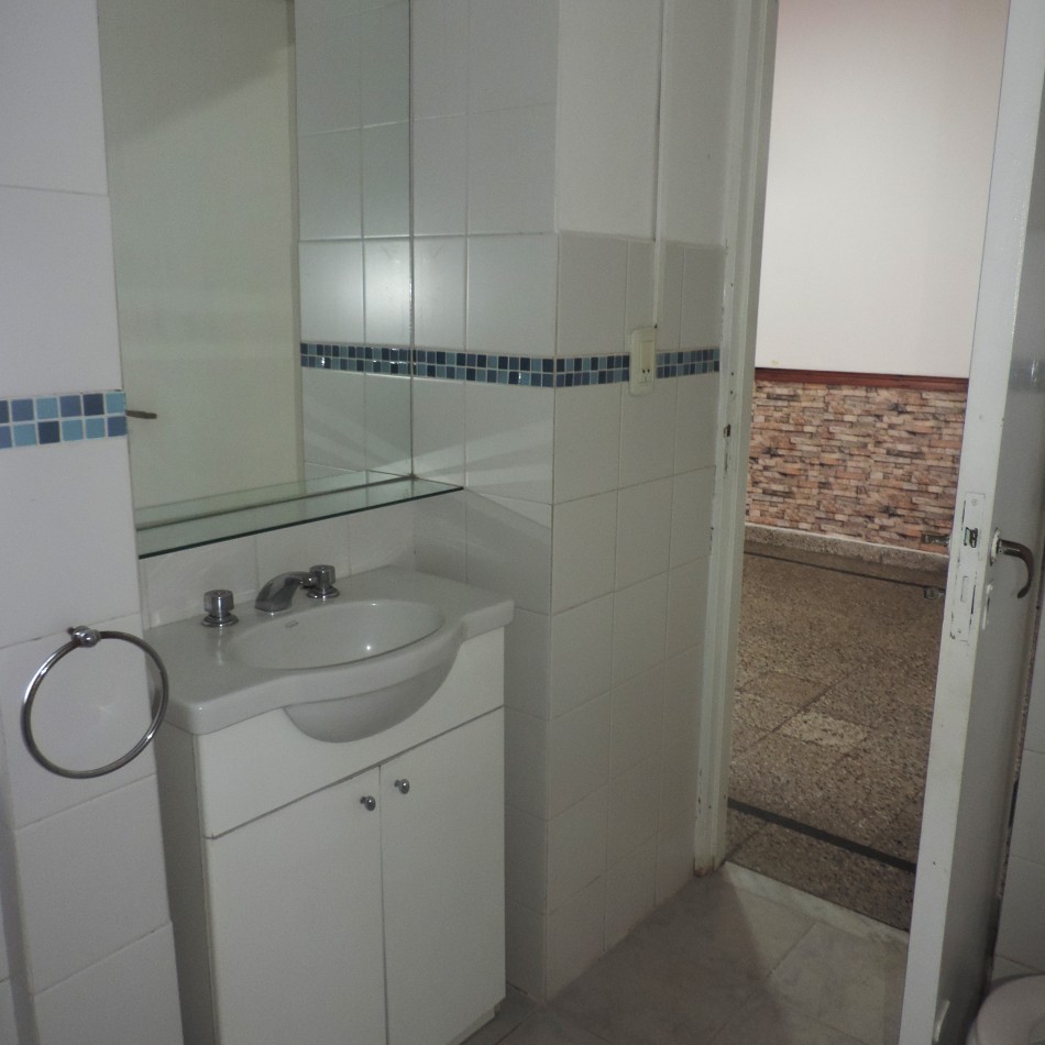CASA EN MICROCENTRO