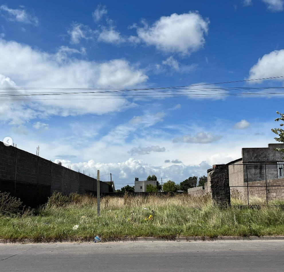 LOTE SOBRE AVENIDA