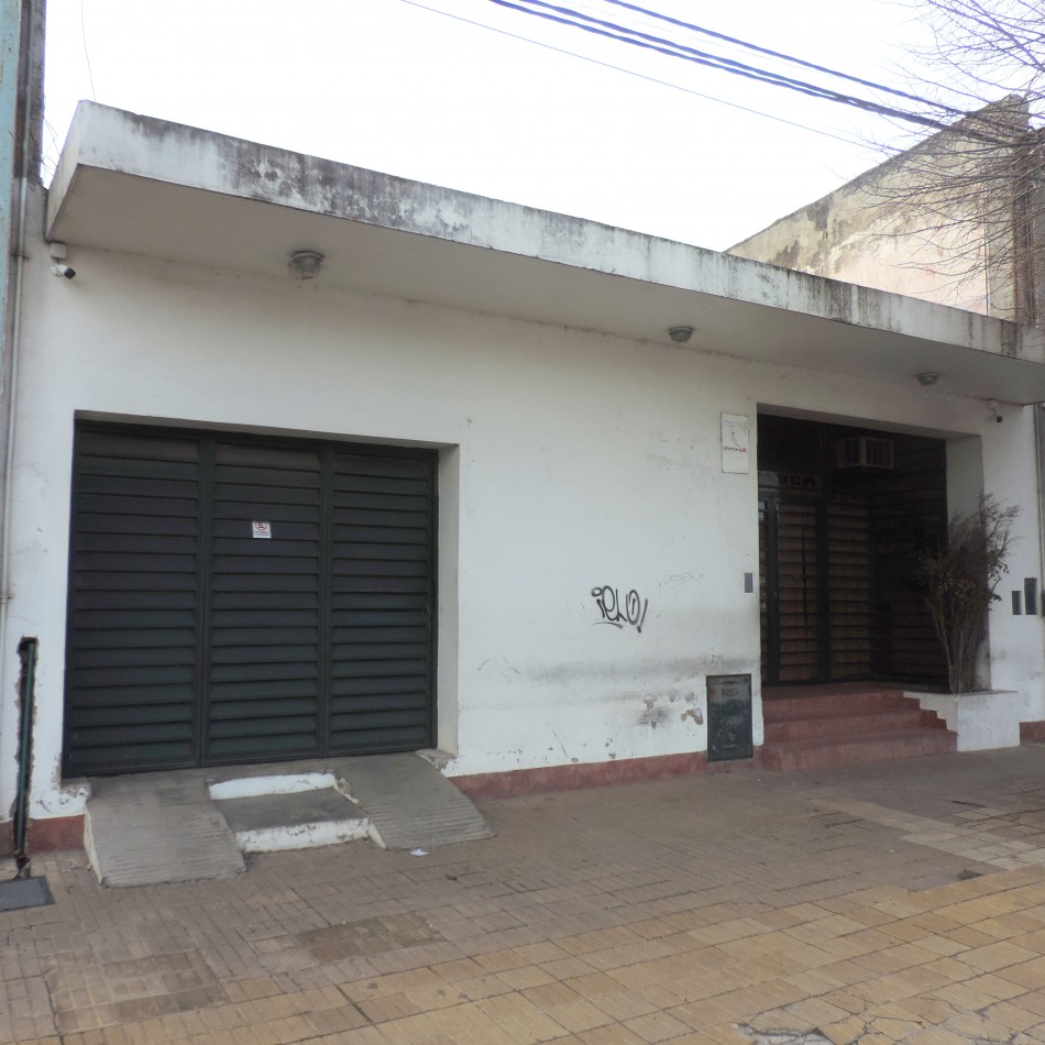 LOCAL SOBRE AVENIDA