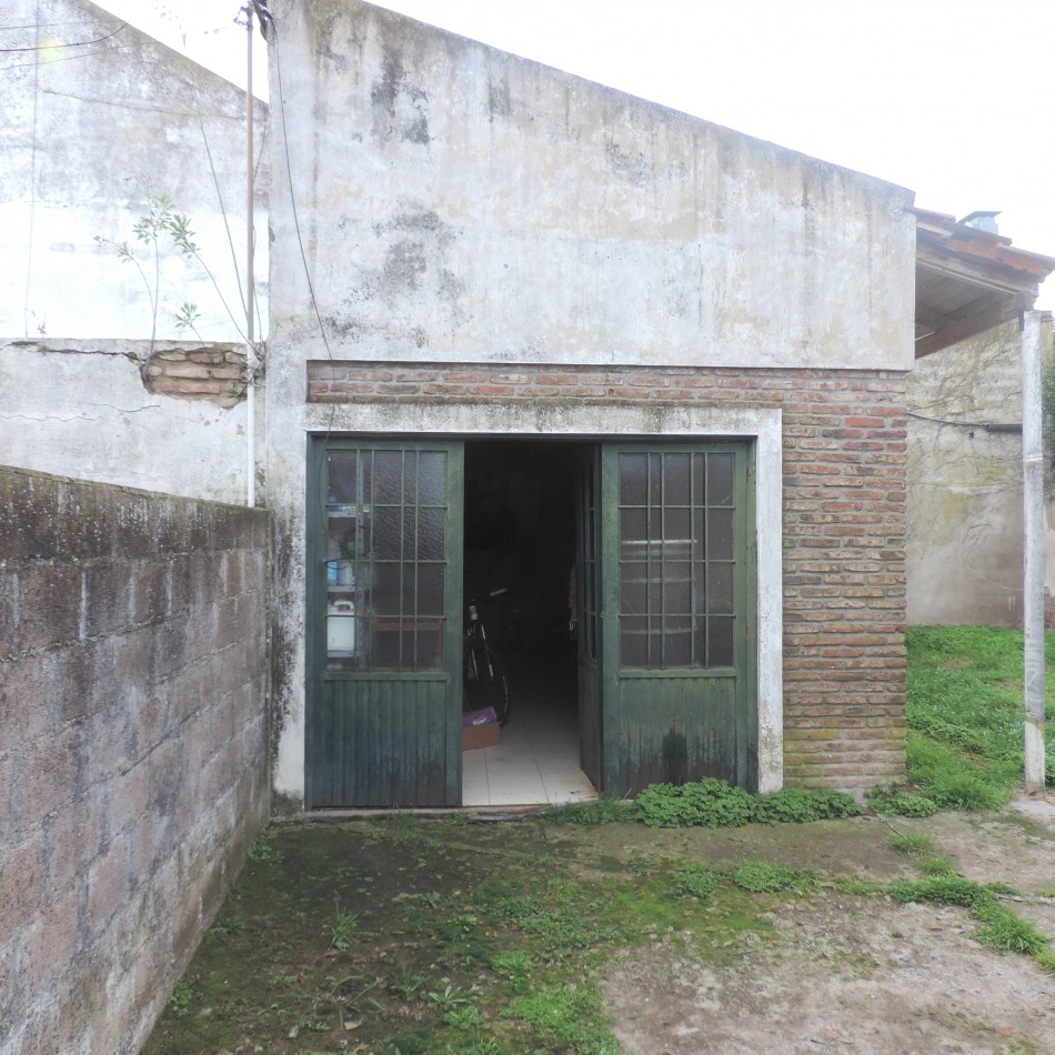LOCAL SOBRE AVENIDA