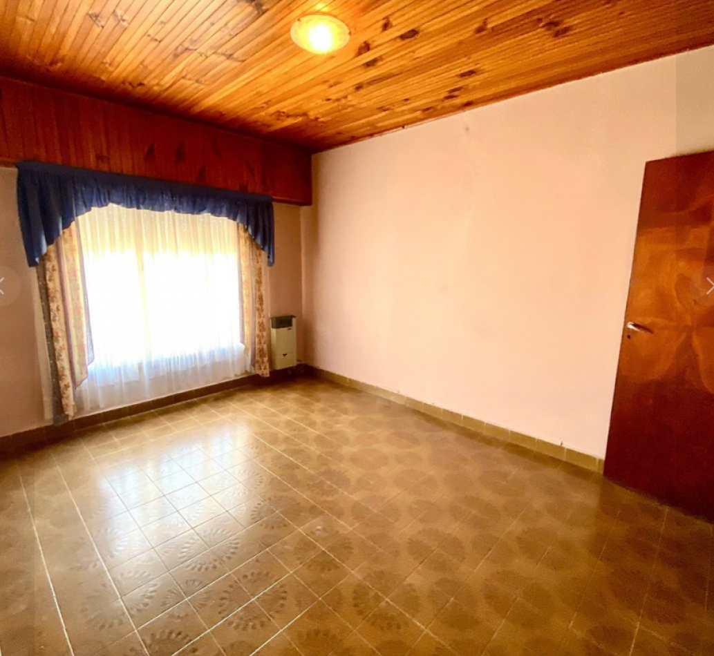 CASA EN BARRIO VILLA MAILIN