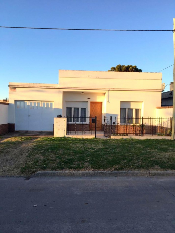 CASA EN BARRIO VILLA MAILIN