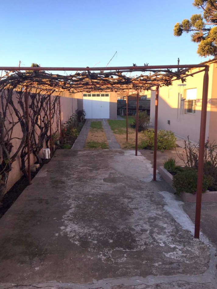 CASA EN BARRIO VILLA MAILIN