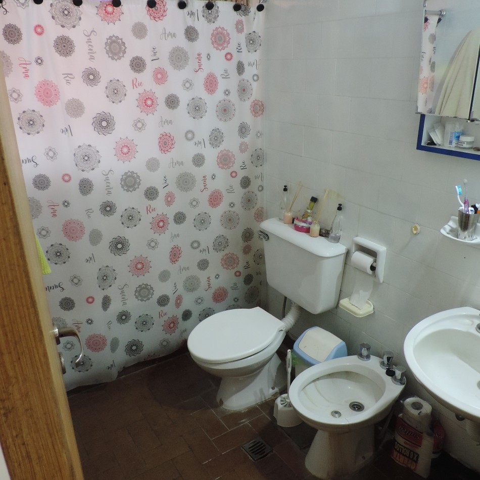 CASA EN BARRIO CECO I