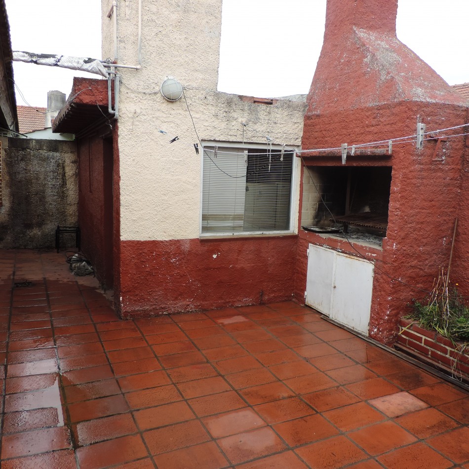 CASA EN BARRIO CECO I