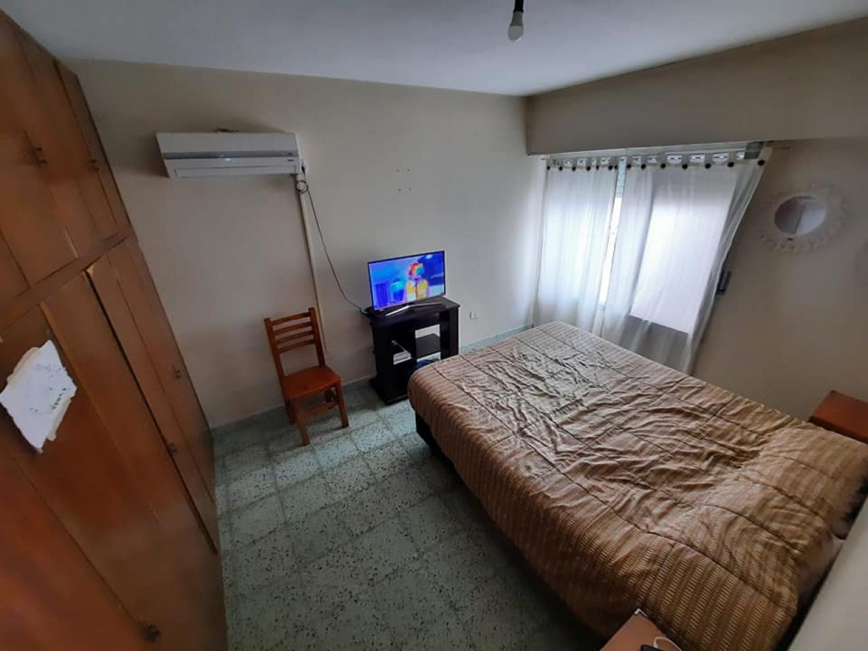 CASA SOBRE AVENIDA