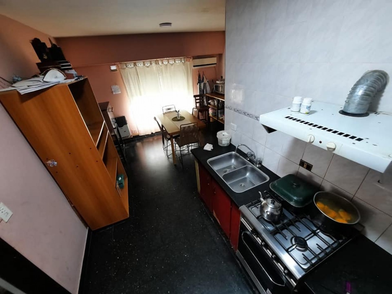 CASA SOBRE AVENIDA