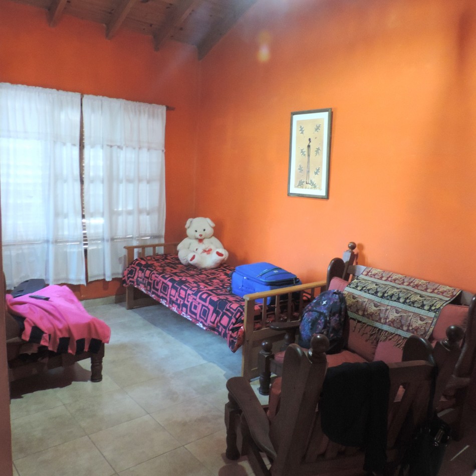 CHALET EN BARRIO SARMIENTO