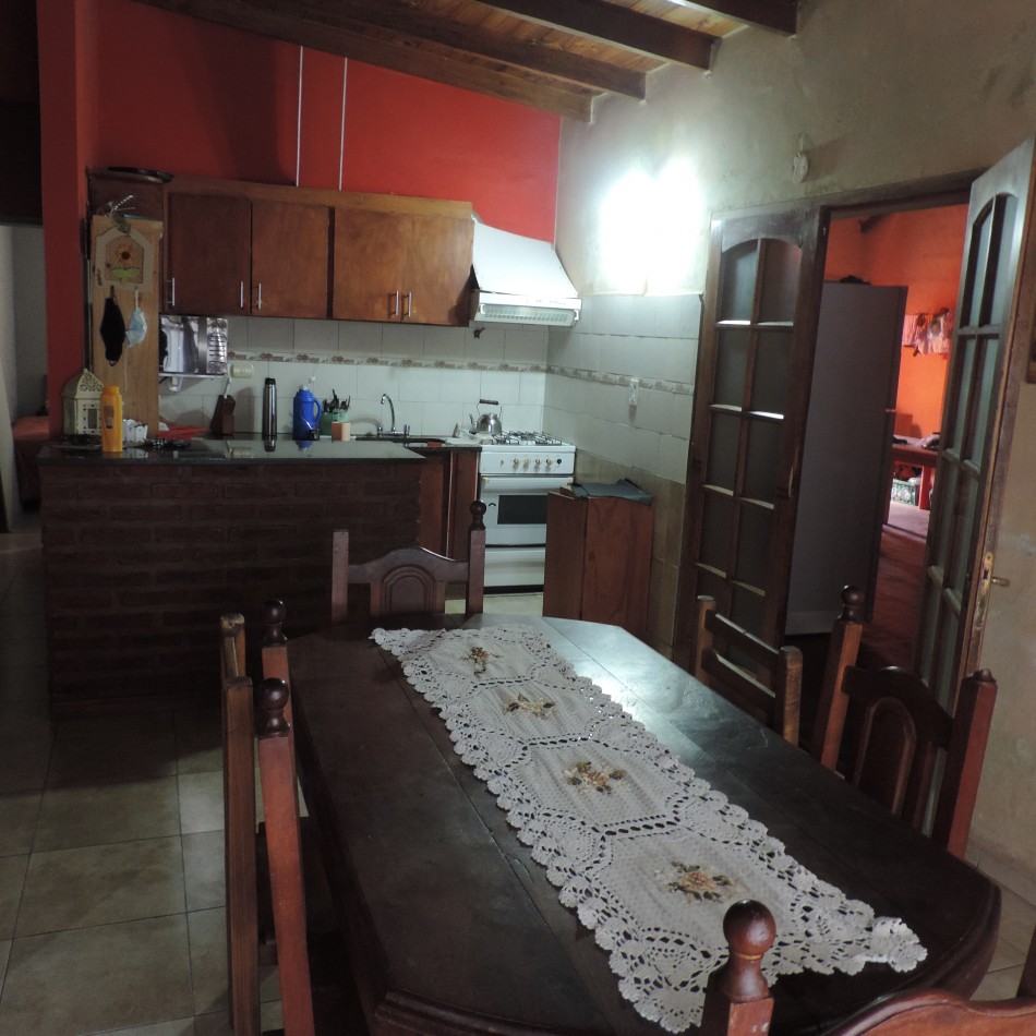 CHALET EN BARRIO SARMIENTO