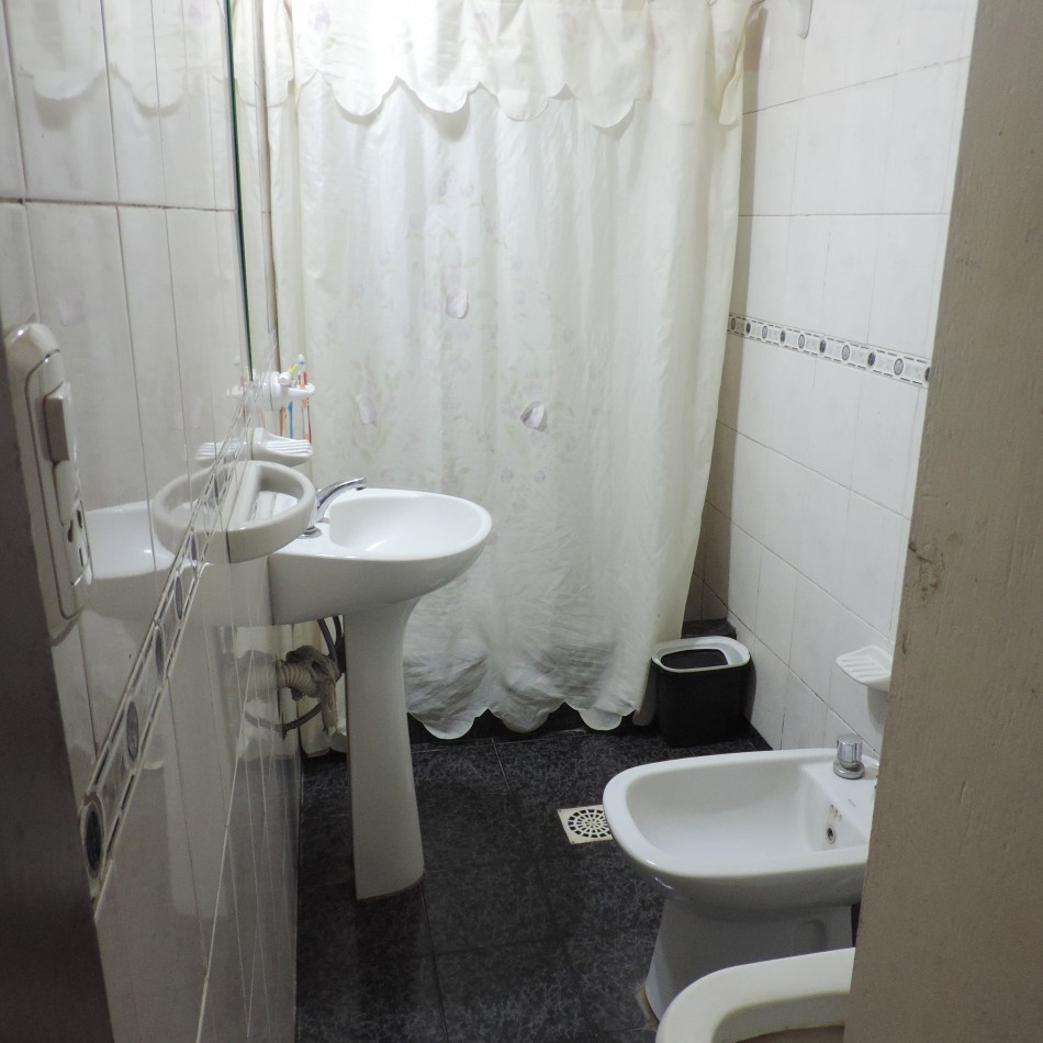 CHALET EN BARRIO SARMIENTO