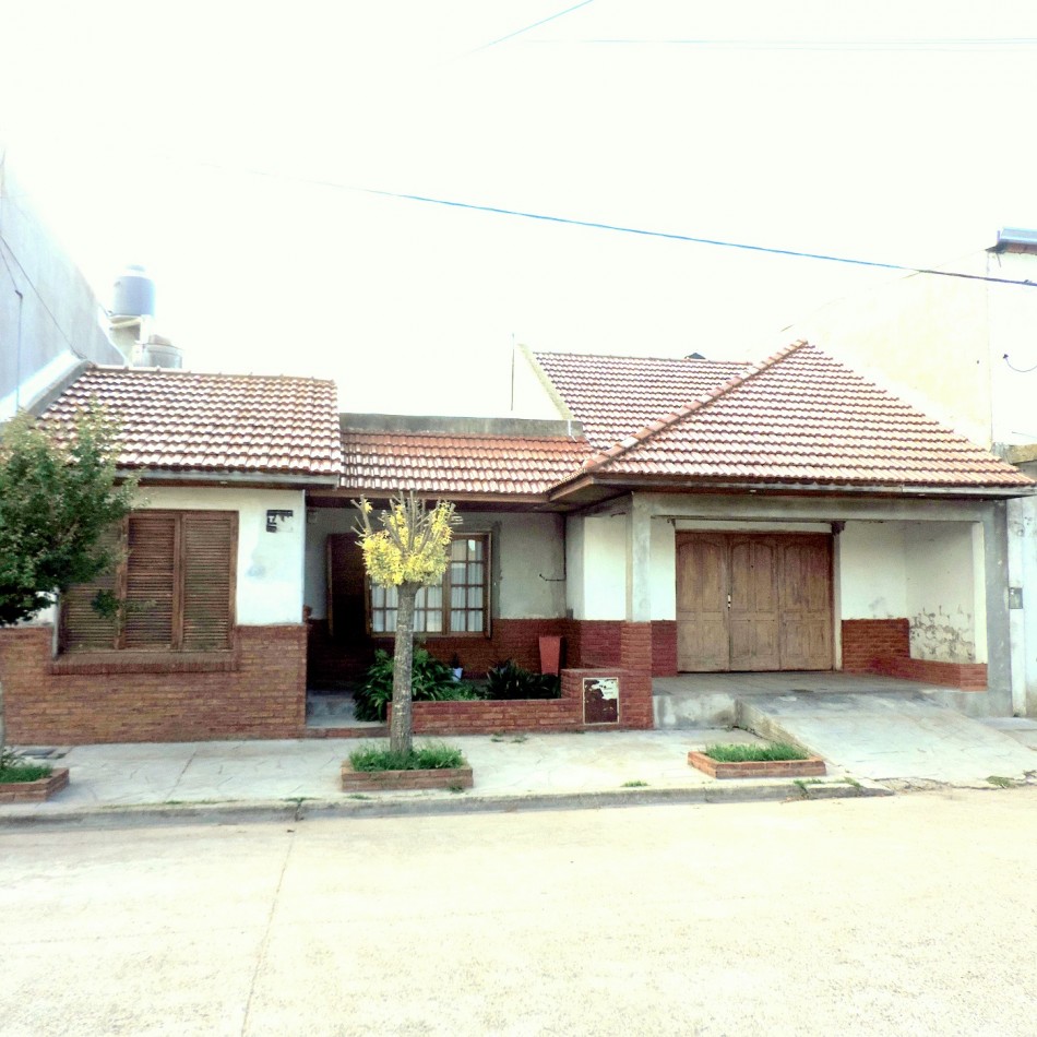 CHALET EN BARRIO SARMIENTO