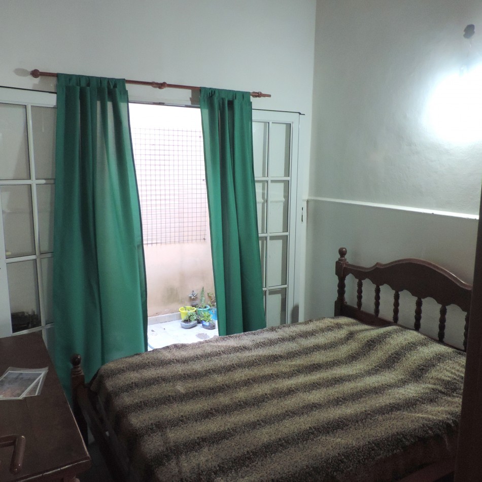 CHALET EN BARRIO SARMIENTO