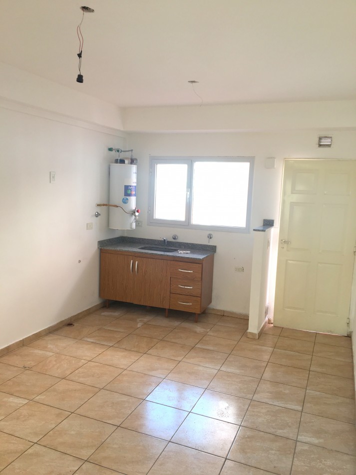 DEPTO 1 DORMITORIO CON COCHERA