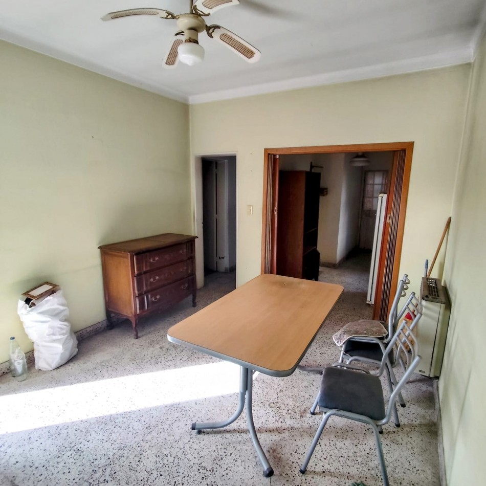 CASA SOBRE AVENIDA SARMIENTO