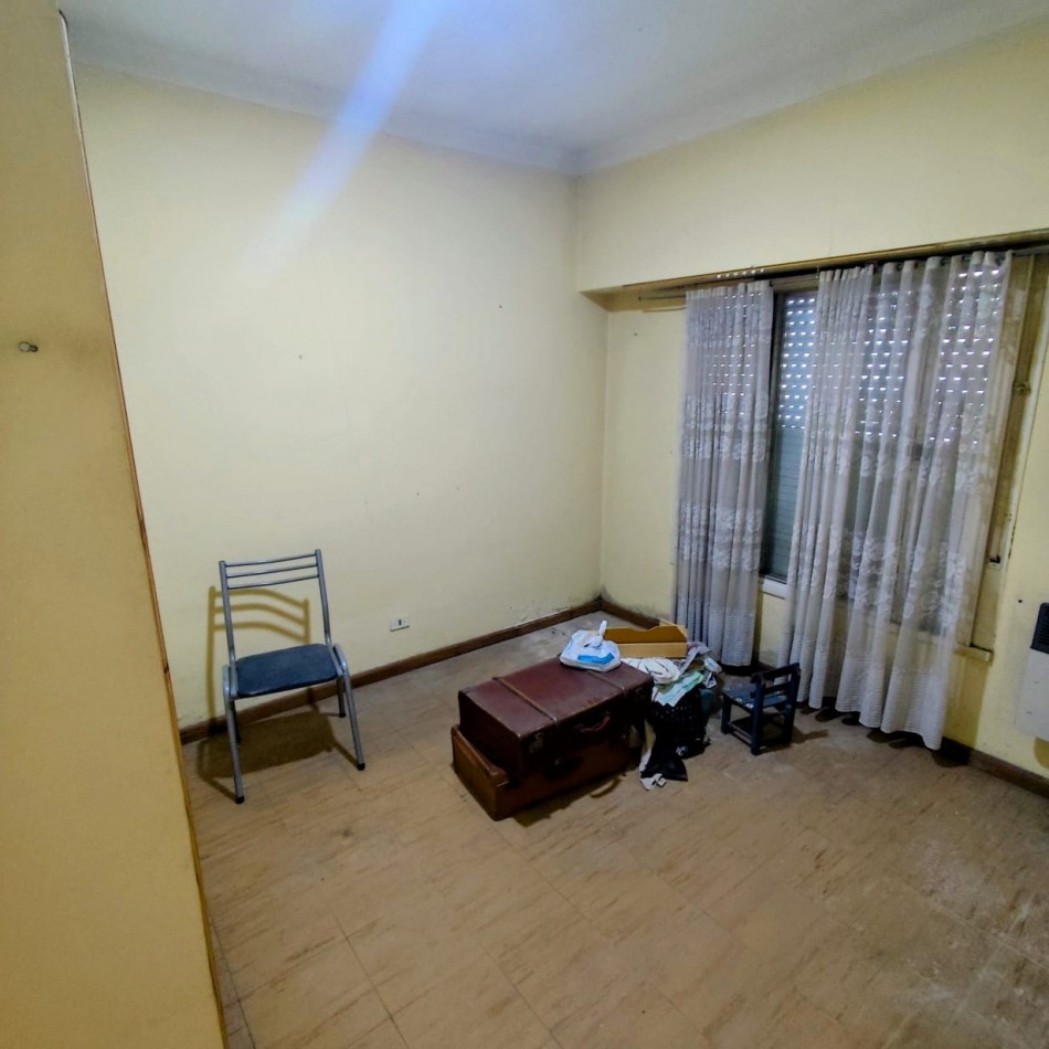 CASA SOBRE AVENIDA SARMIENTO