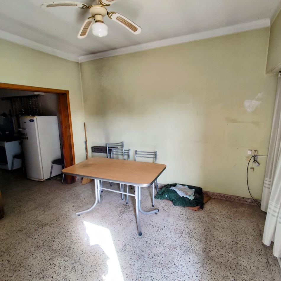 CASA SOBRE AVENIDA SARMIENTO
