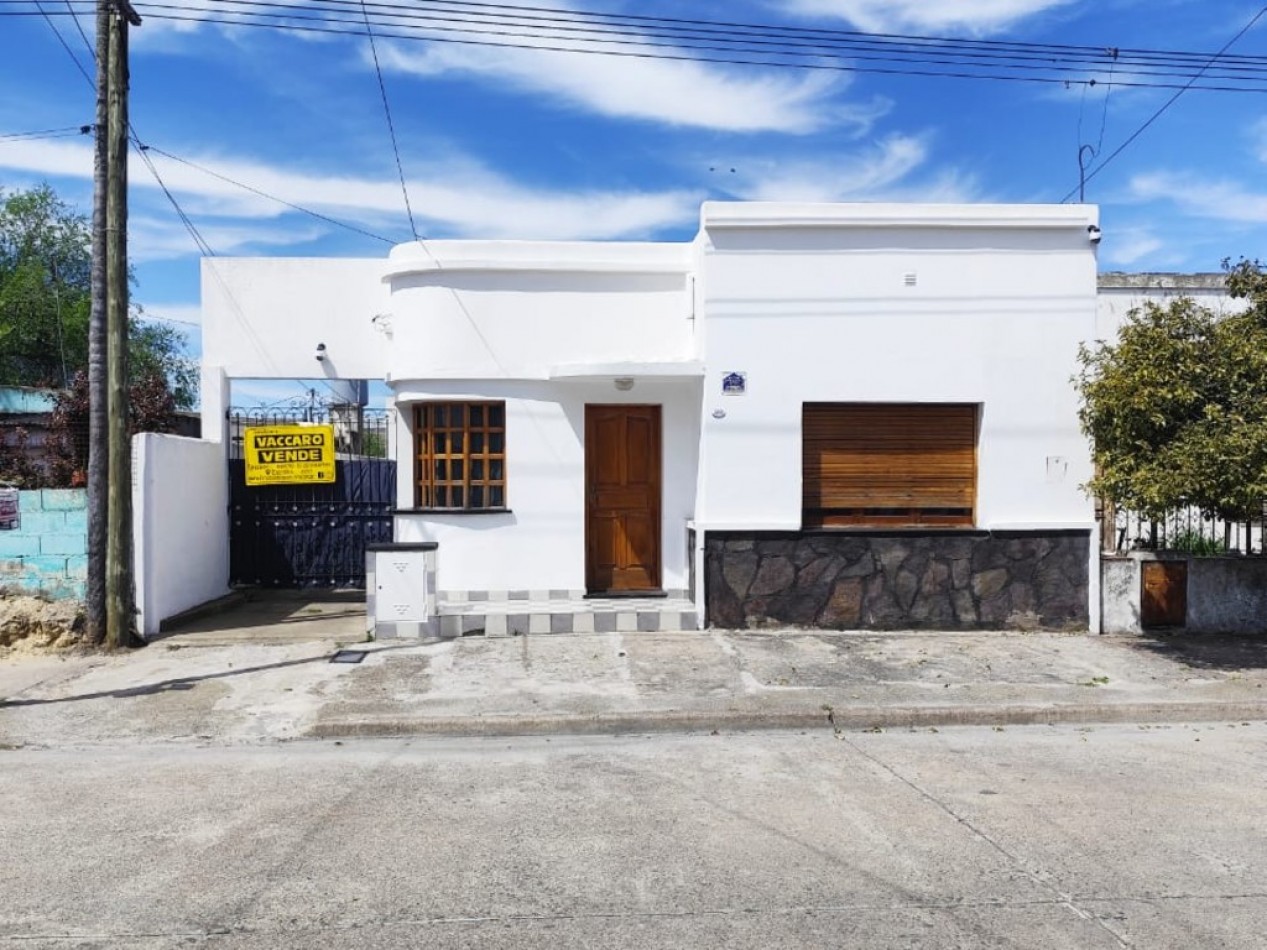 CASA EN BARRIO LUJAN