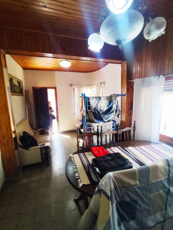 CASA EN BARRIO LUJAN