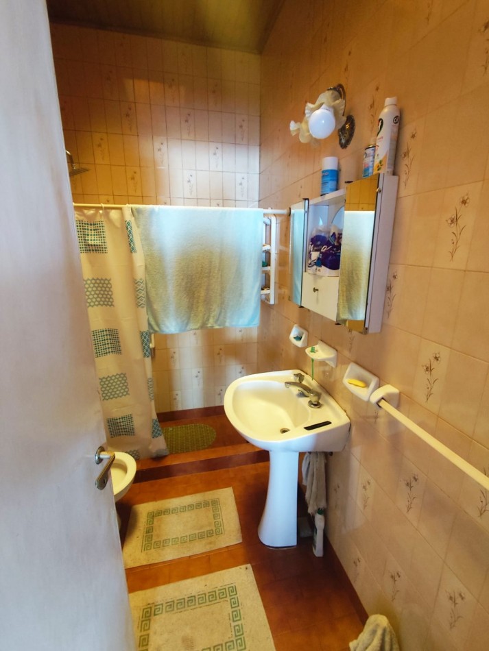 CASA EN BARRIO LUJAN