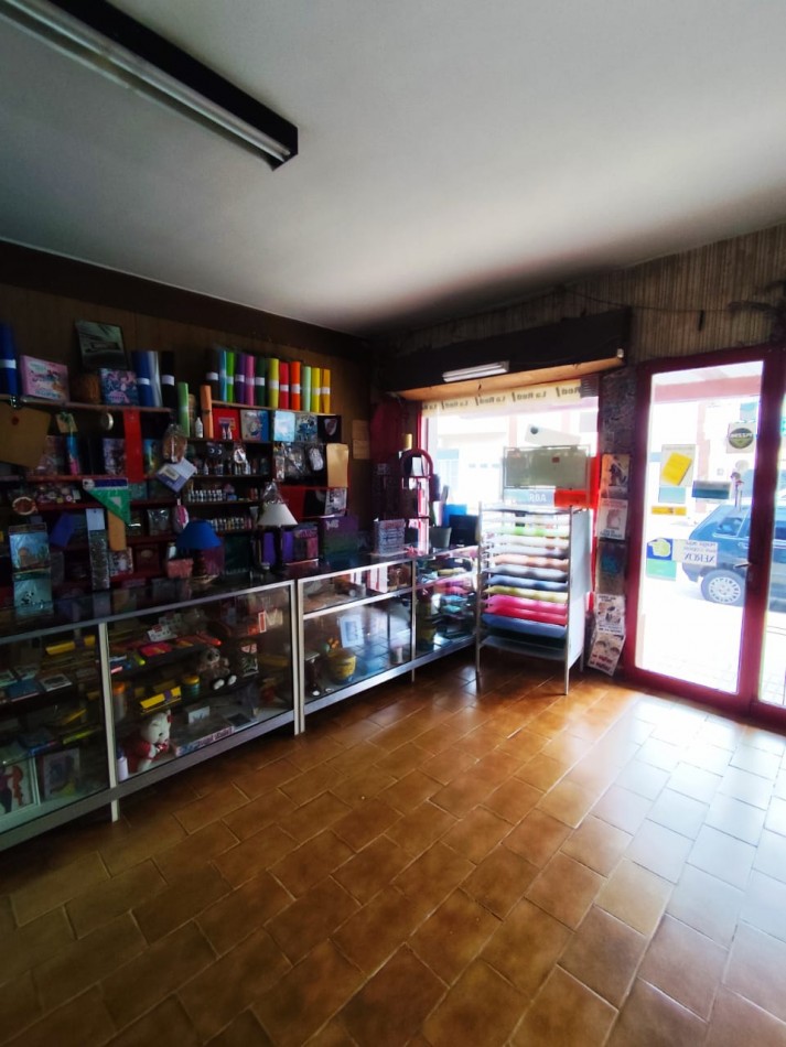 LOCAL + CASA EN PUEBLO NUEVO