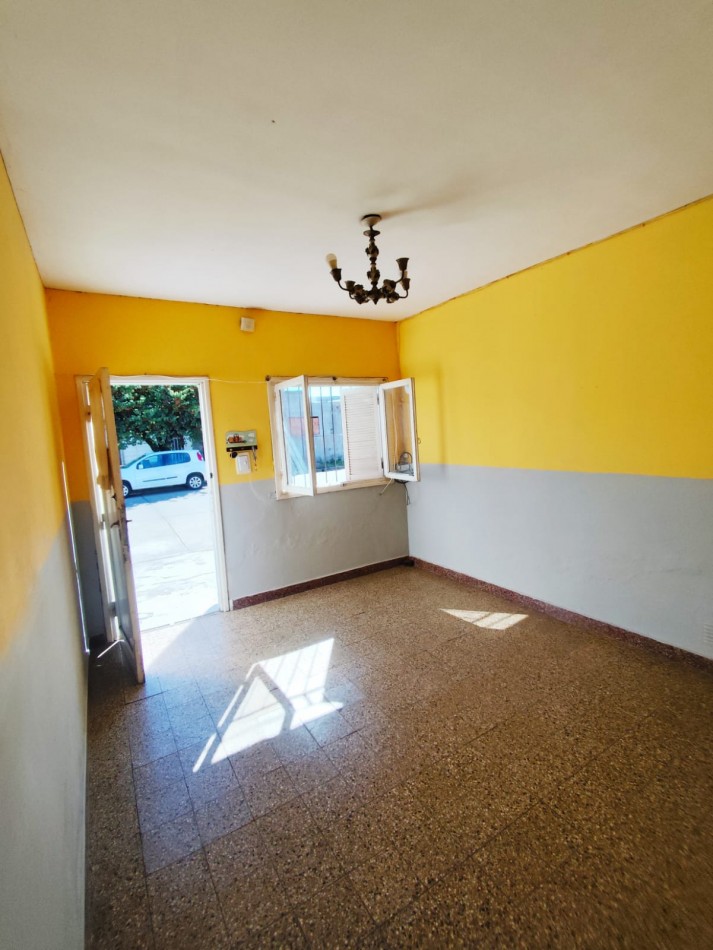 CASA EN BARRIO LUJAN