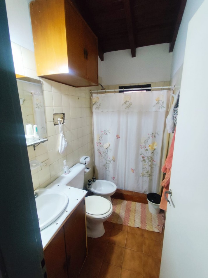 CASA EN B.LOS ROBLES