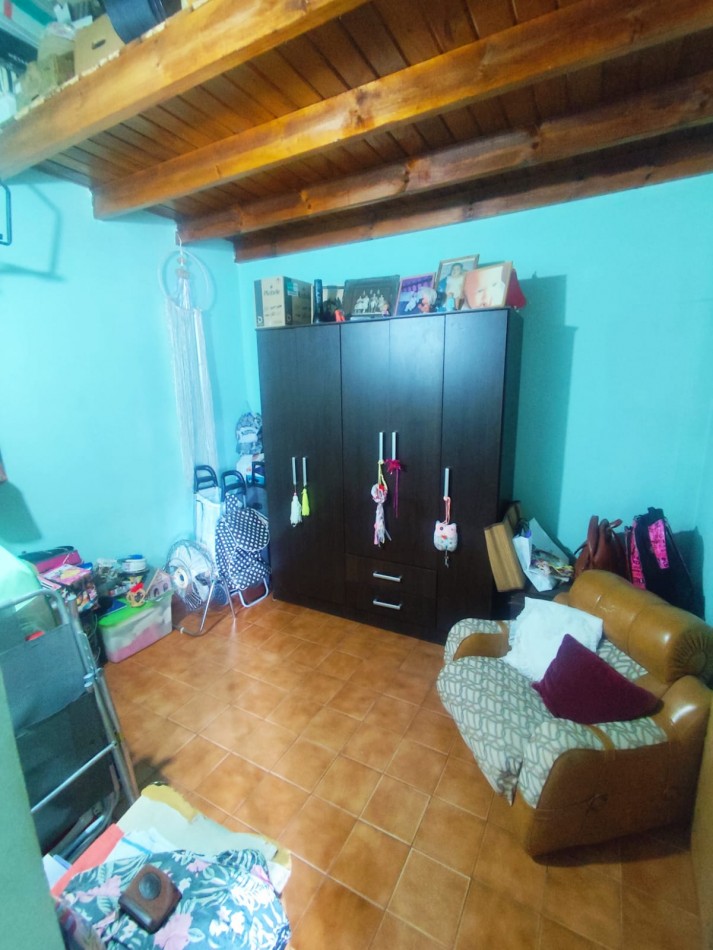 CASA EN B.LOS ROBLES