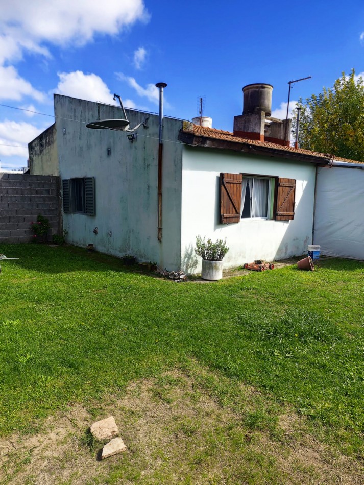 CASA EN B.LOS ROBLES