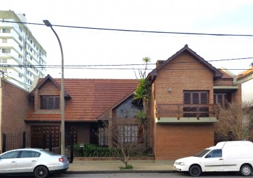 EXCELENTE CHALET EN MICROCENTRO